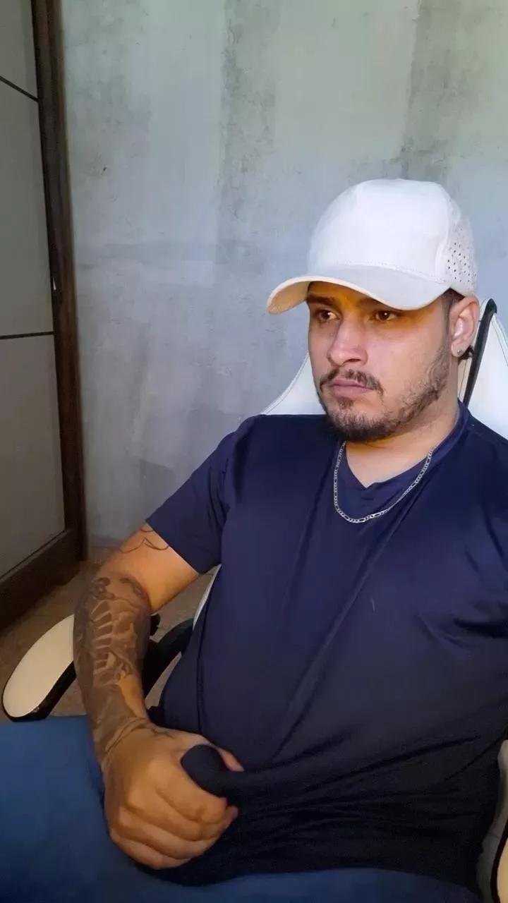 Mineirinhoot on Cam4 