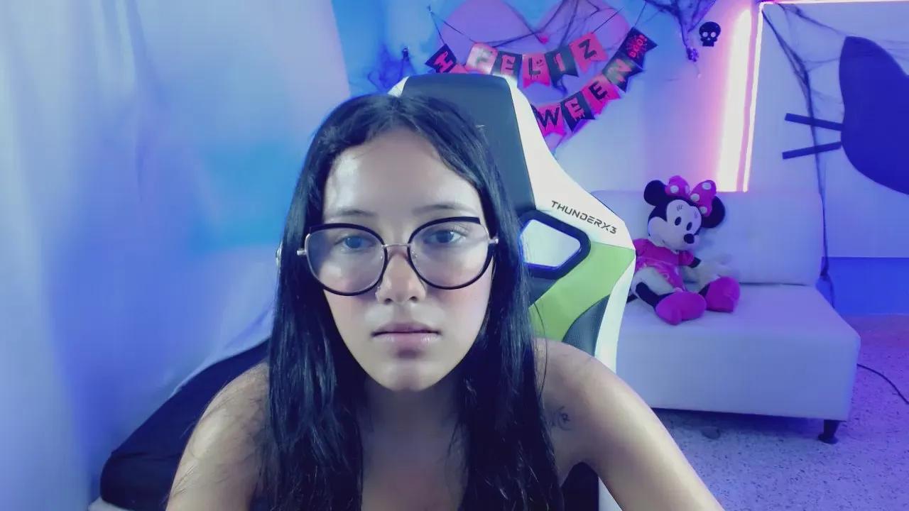 Offline mishel_hott on Cam4