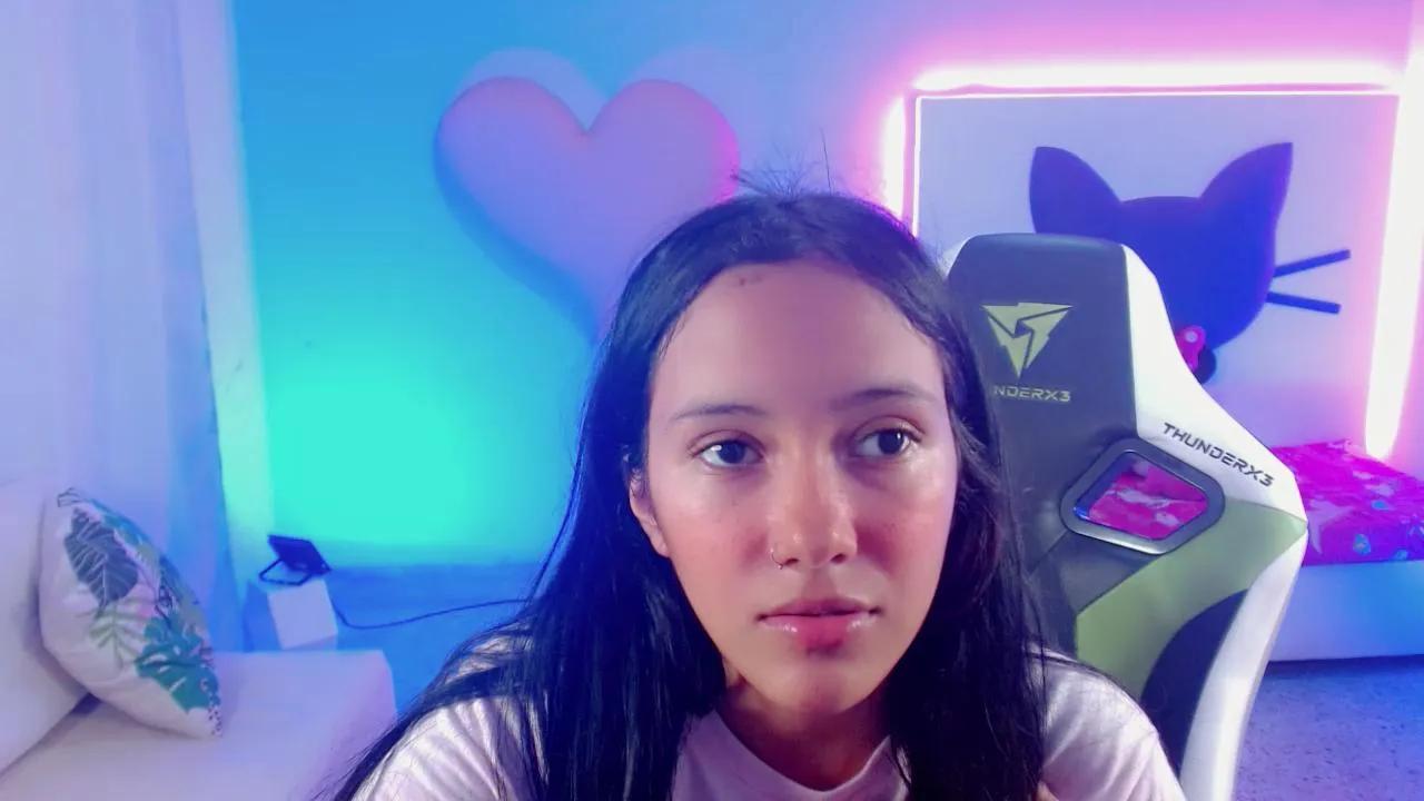 Offline mishel_hott on Cam4