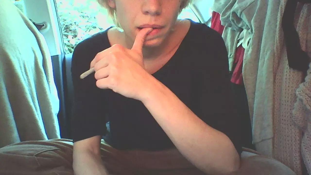 Miss_DawyRouge on Cam4 