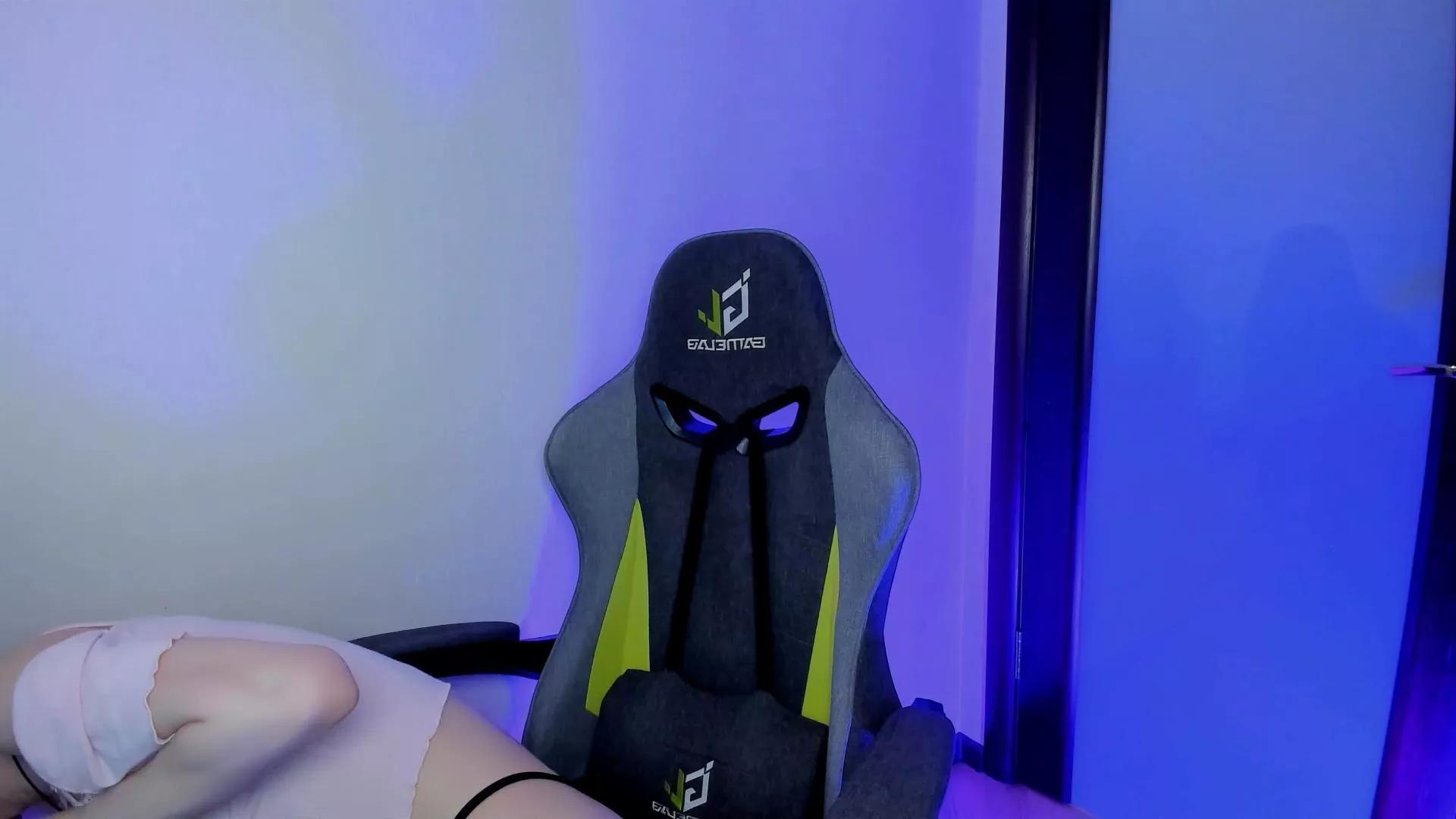 misscharms on Cam4 
