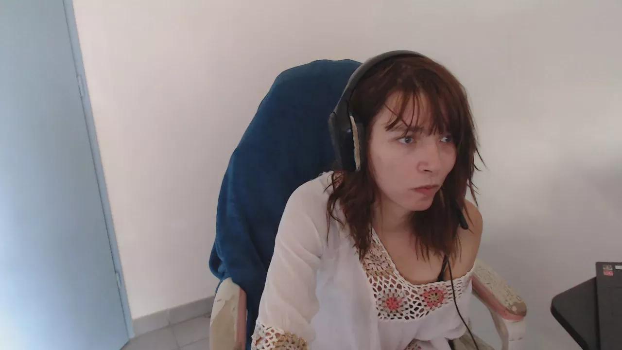 missthon on Cam4 