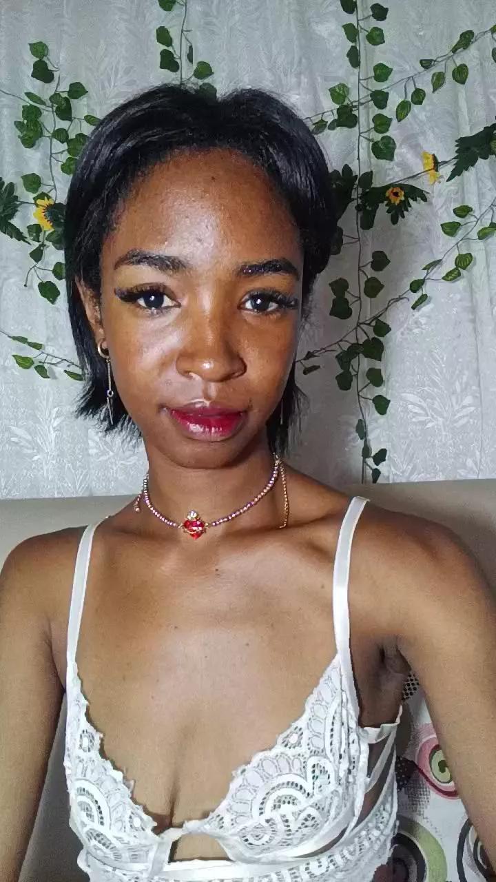 MissyOshum on Cam4 