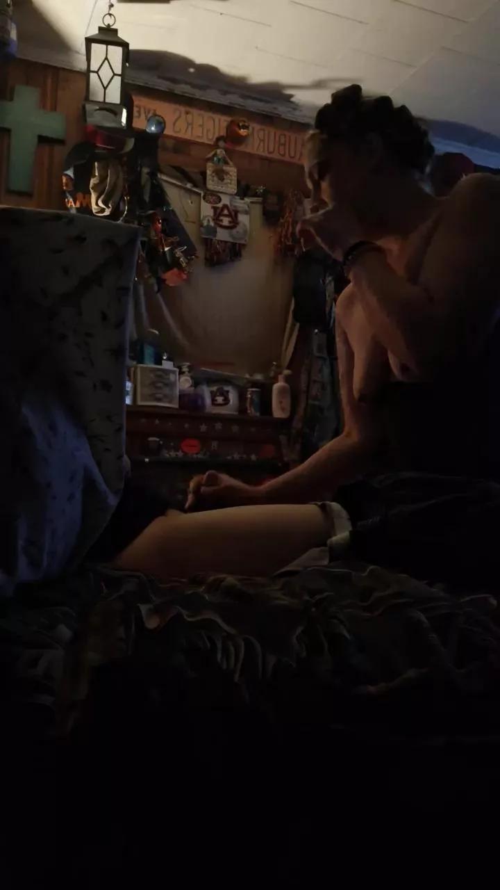 Mollybby69 on Cam4 