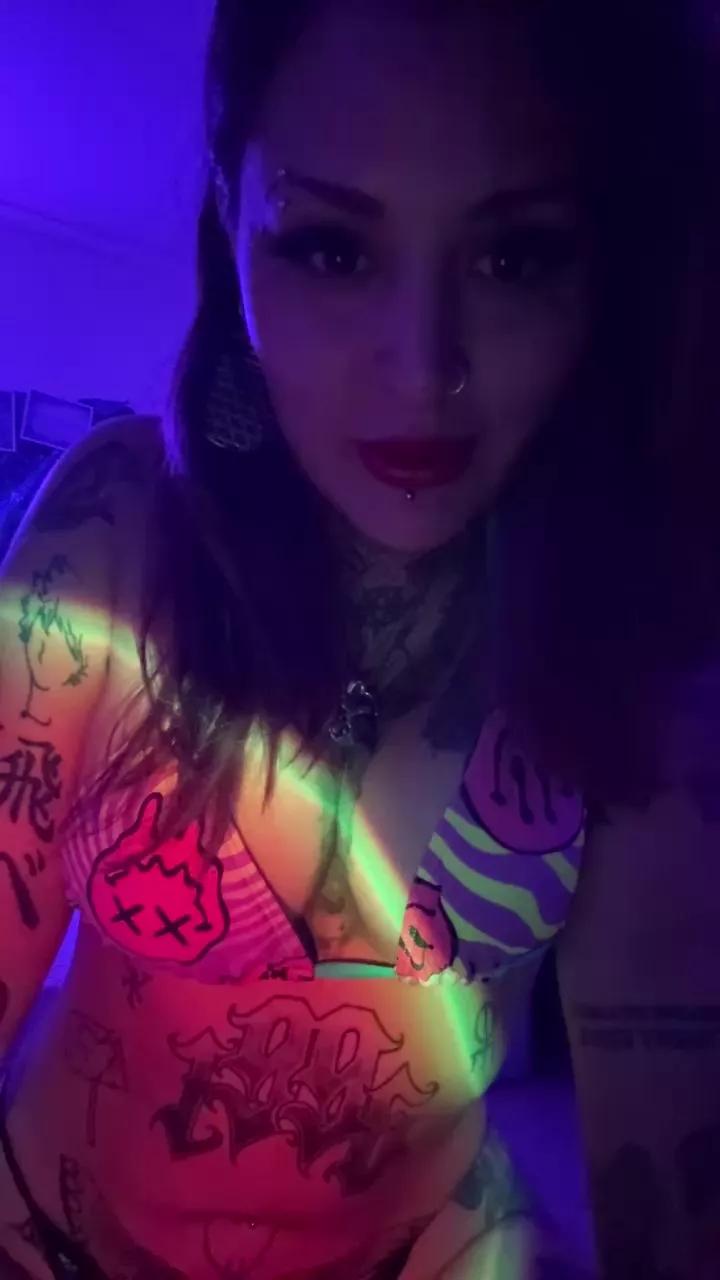 MollyGlossy on Cam4 
