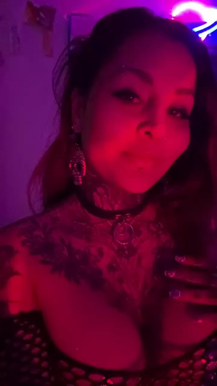MollyGlossy on Cam4 