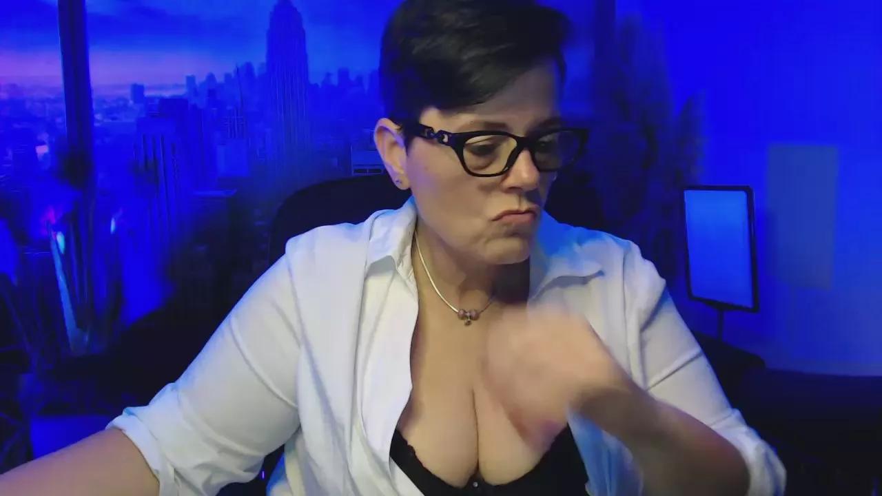 MollySun2 on Cam4 