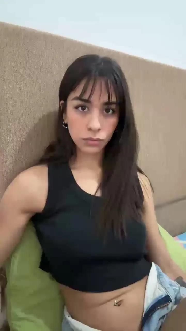 Offline Morenita_gtv on Cam4
