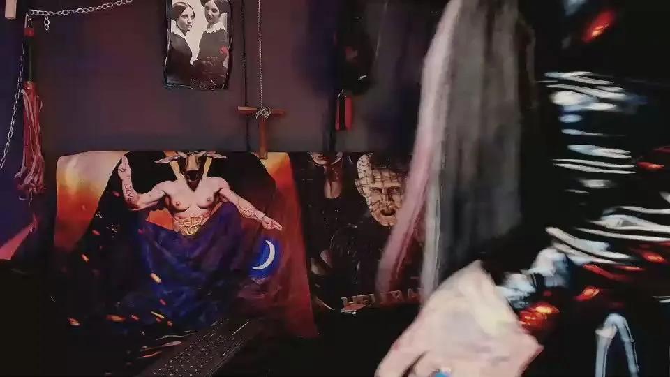 Offline MorganaCrowley on Cam4