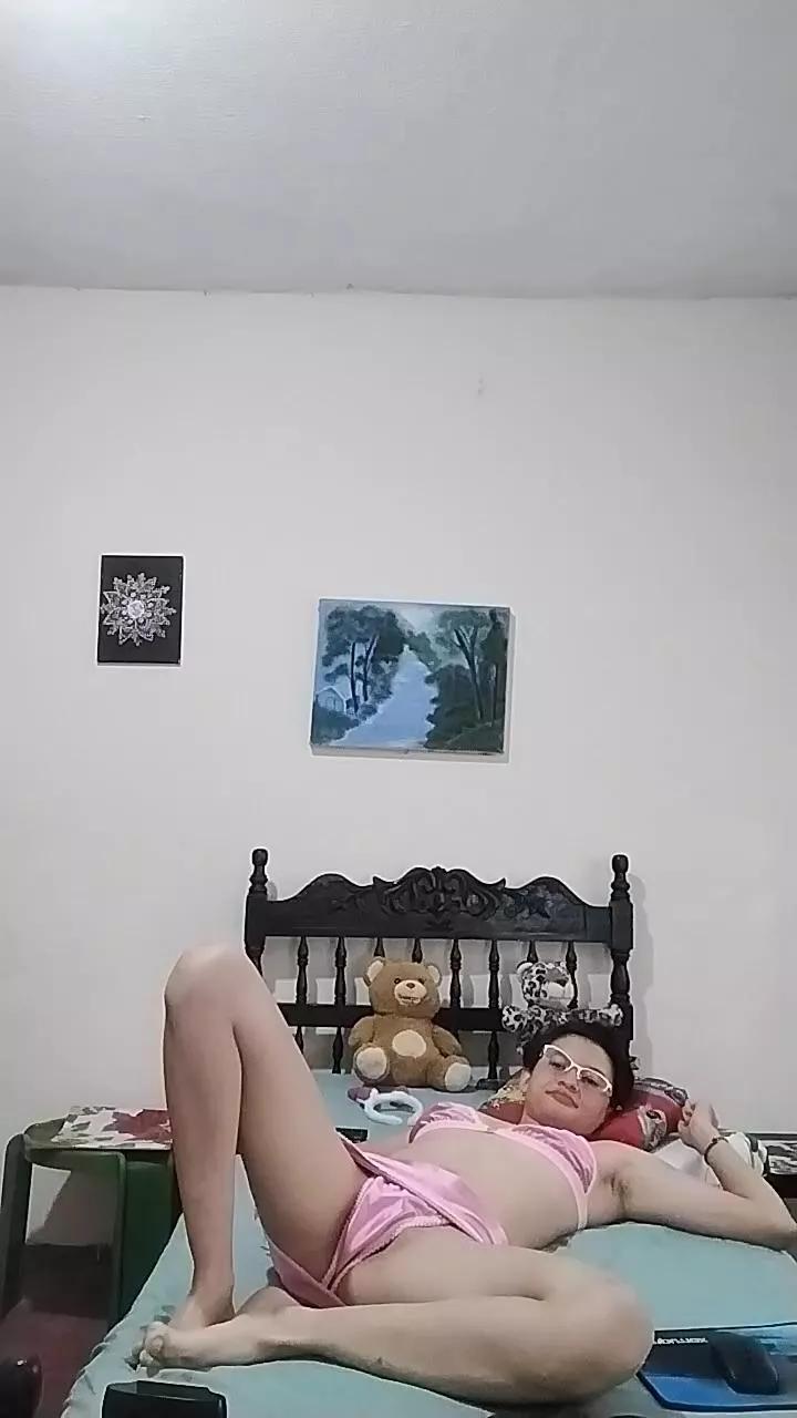 Nadesdha on Cam4 