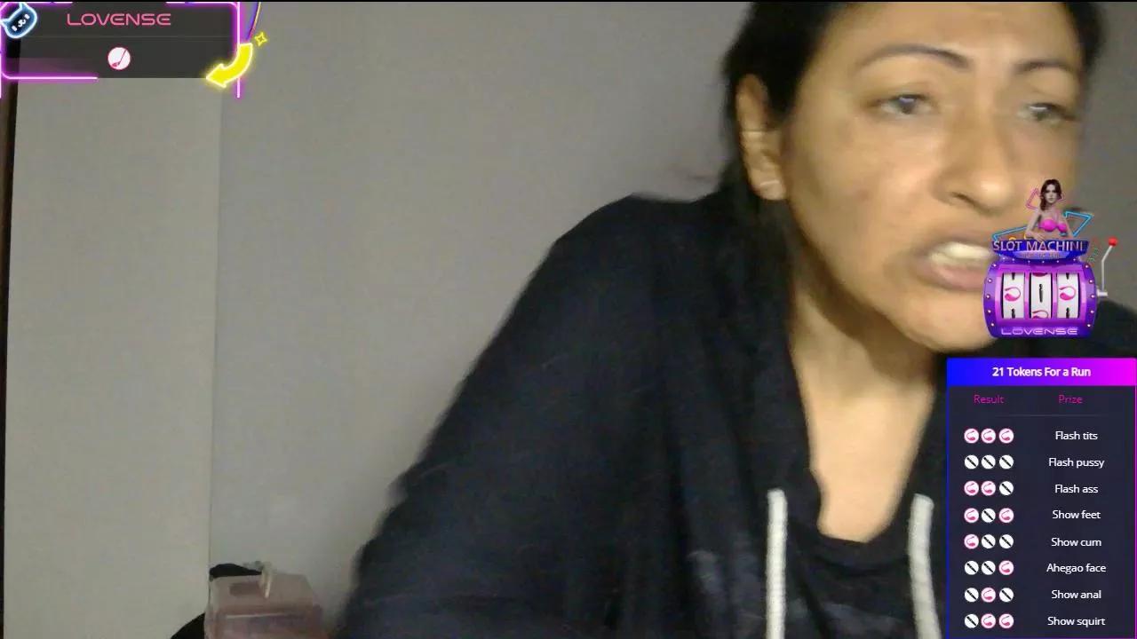 NanaJuicy on Cam4 