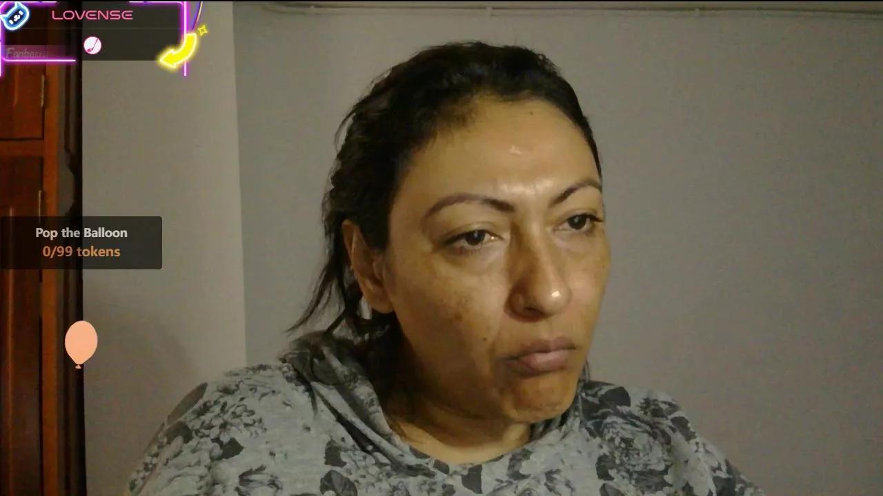 NanaJuicy on Cam4 
