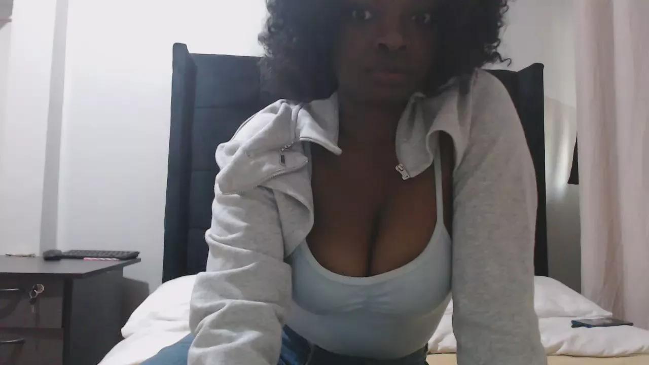 NaughtyDoreen on Cam4 