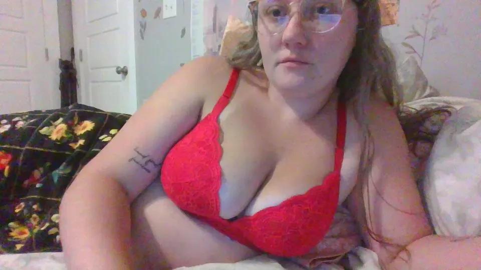 NaughtyLotie726 on Cam4