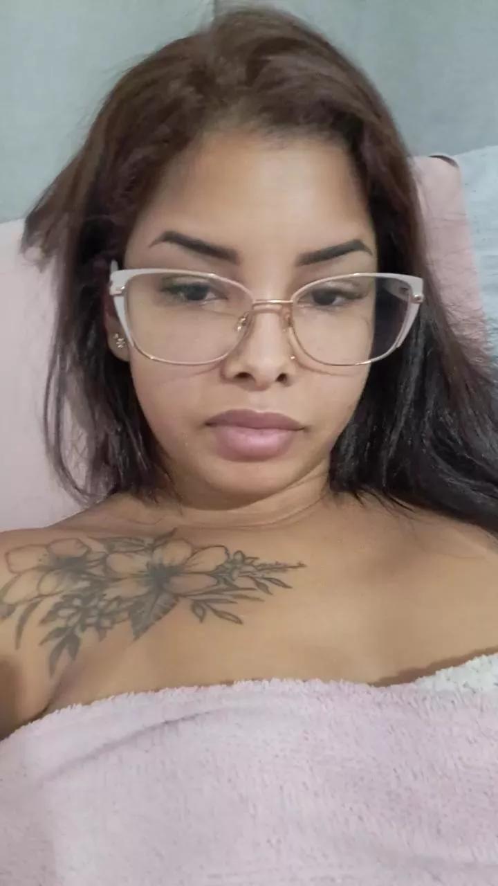 nayafernades75 on Cam4 