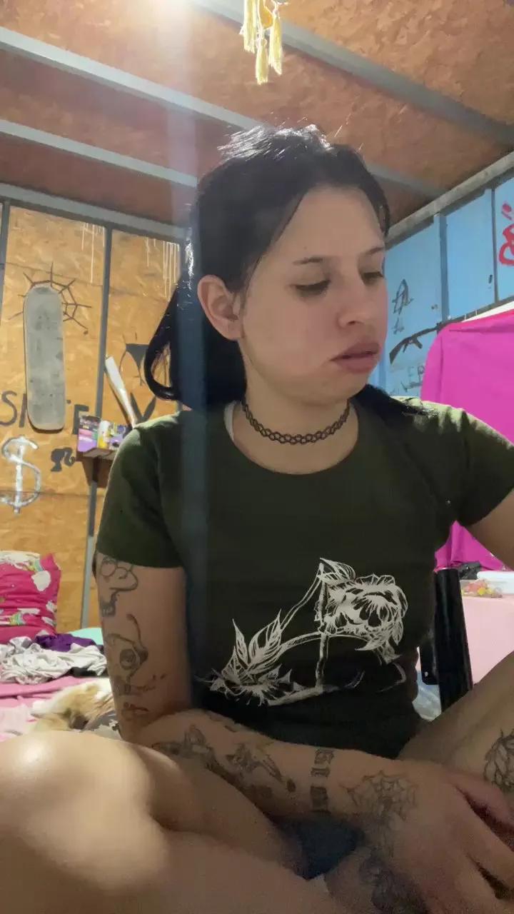 Offline Nenatrampa5 on Cam4