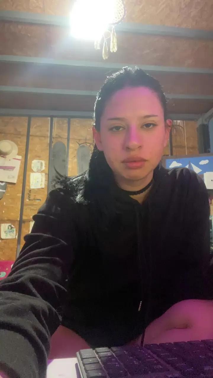 Offline Nenatrampa5 on Cam4