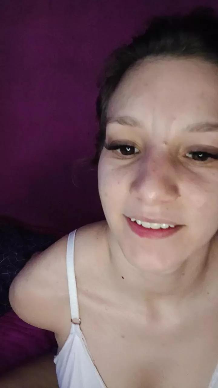nicolee_21 on Cam4 