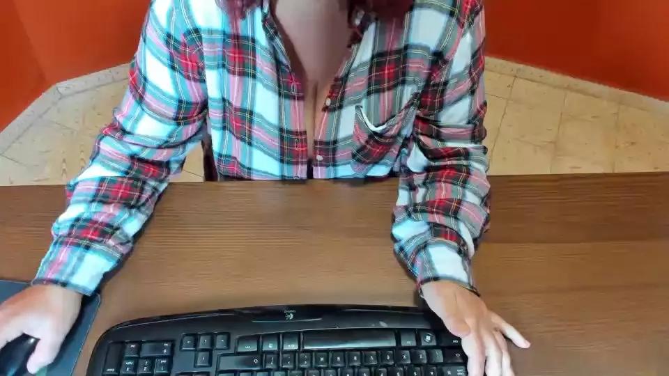 NikkiHolland1 on Cam4 
