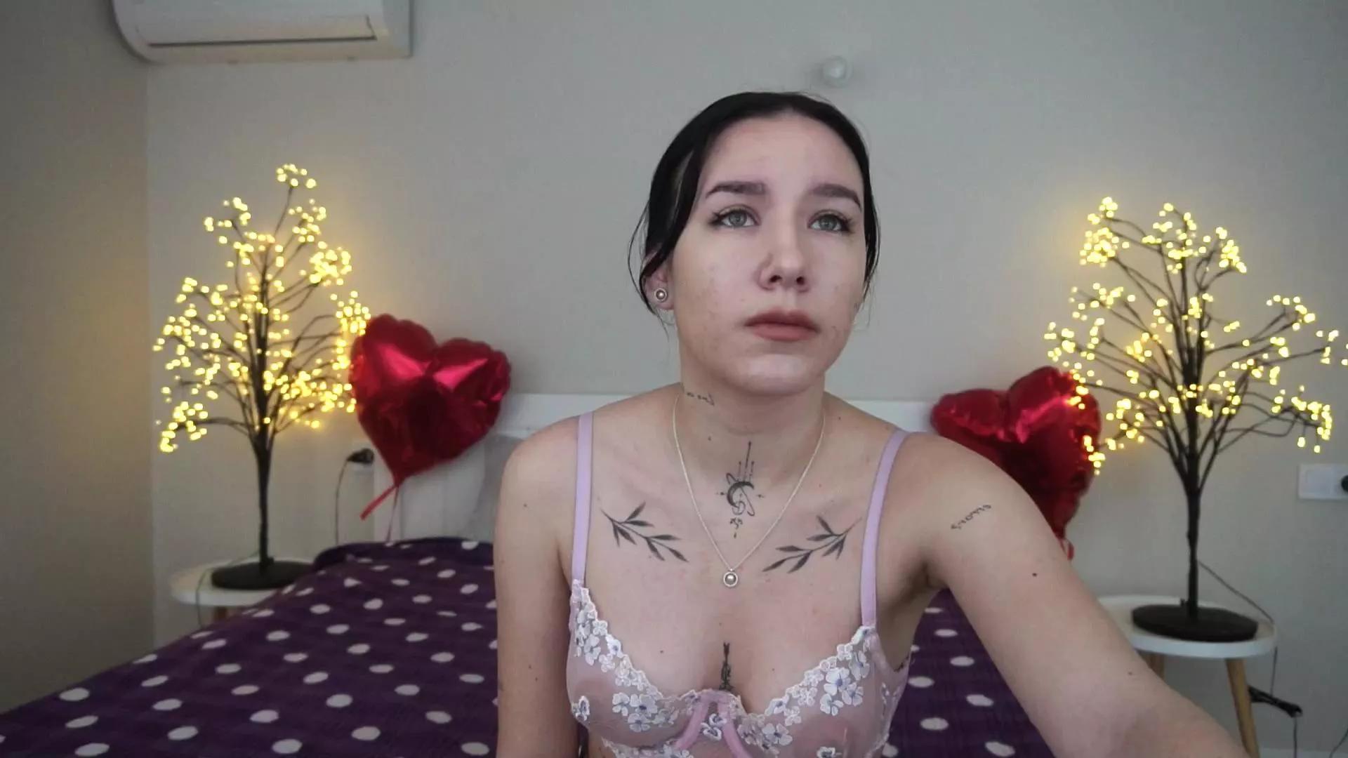 NikkiNikkis on Cam4 
