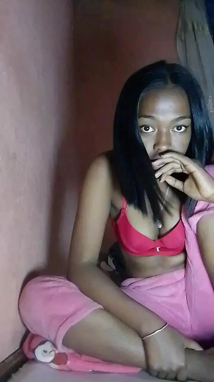 NinahML on Cam4 