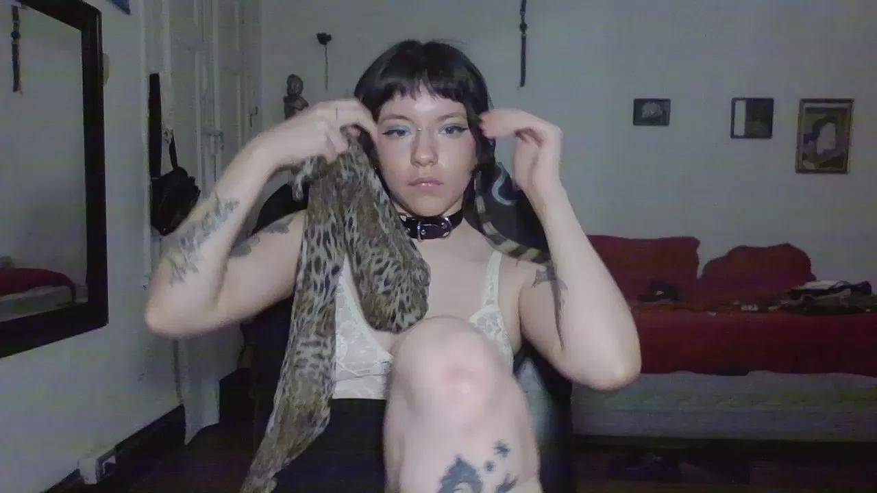 ninfula on Cam4 