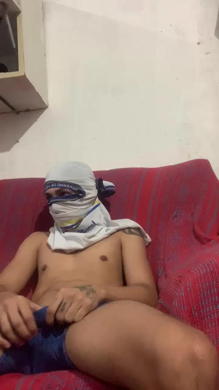 Offline Novinrec81 on Cam4