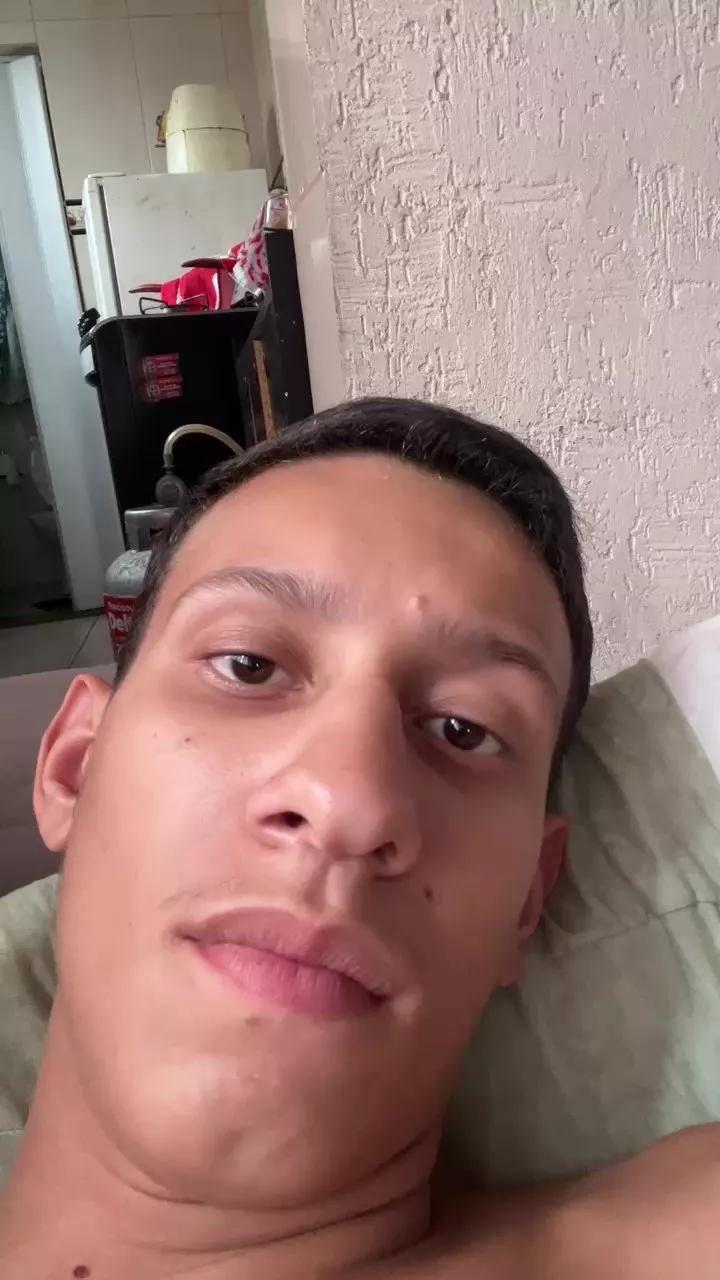 nuneszinhoo on Cam4 