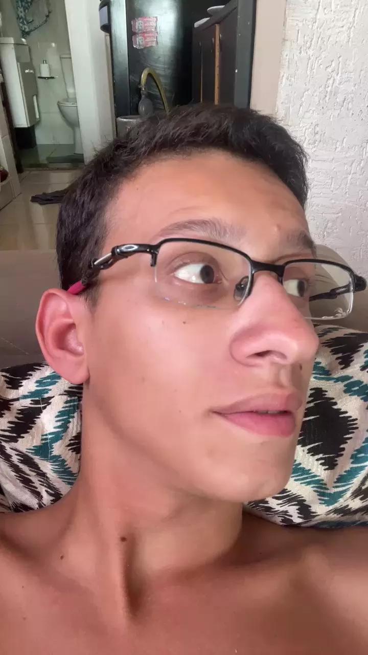nuneszinhoo on Cam4 