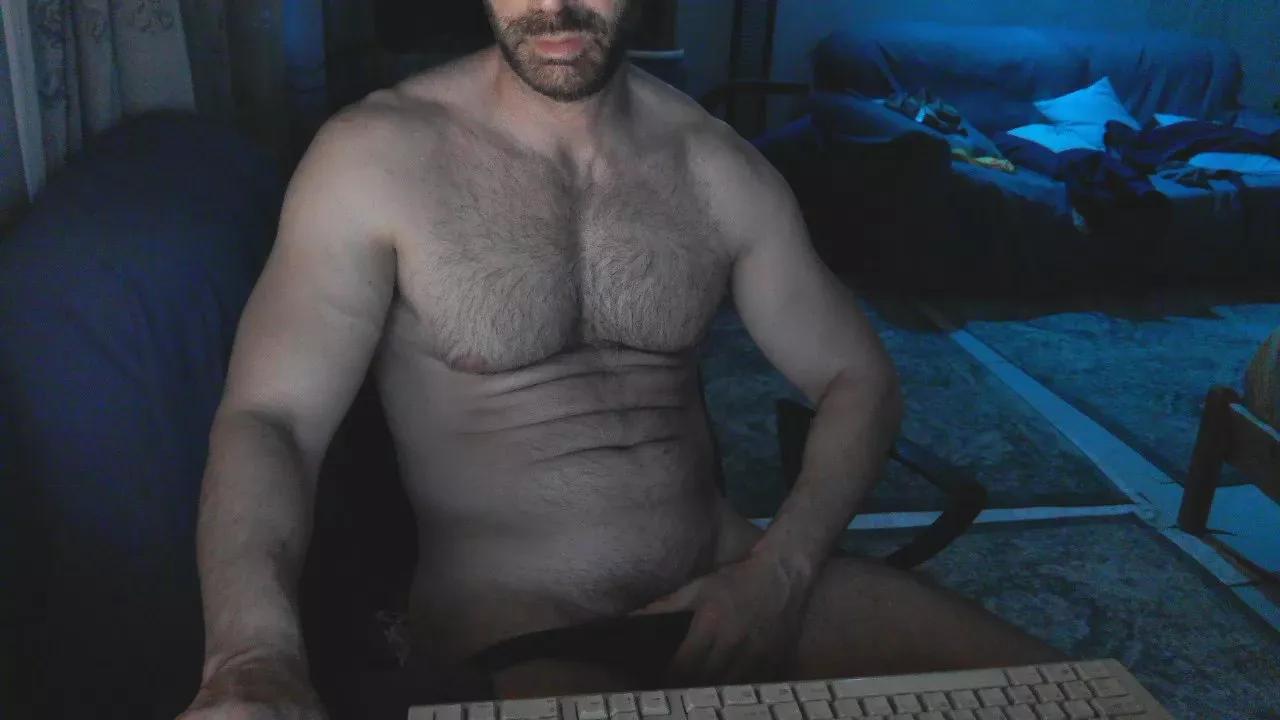 Olmo_hot on Cam4 