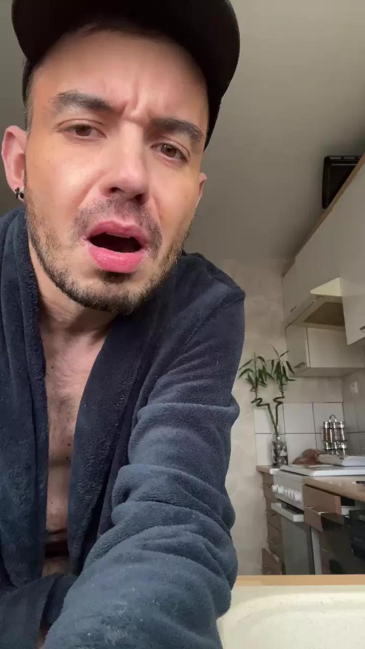 Passlope76 on Cam4 