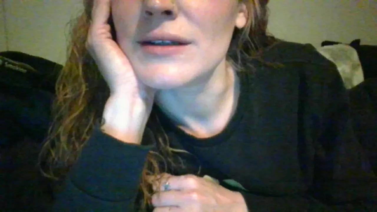 Offline PeachPudding on Cam4