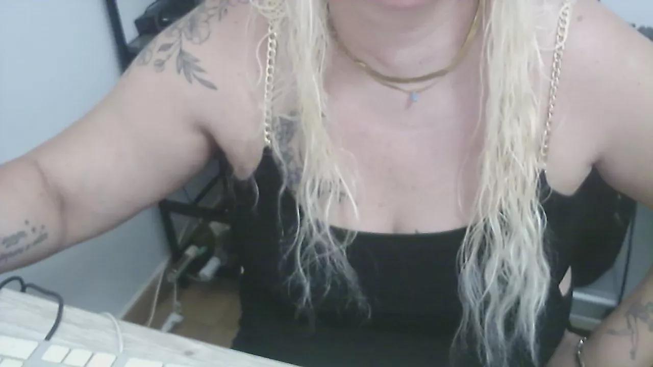 peperoncina76 on Cam4 