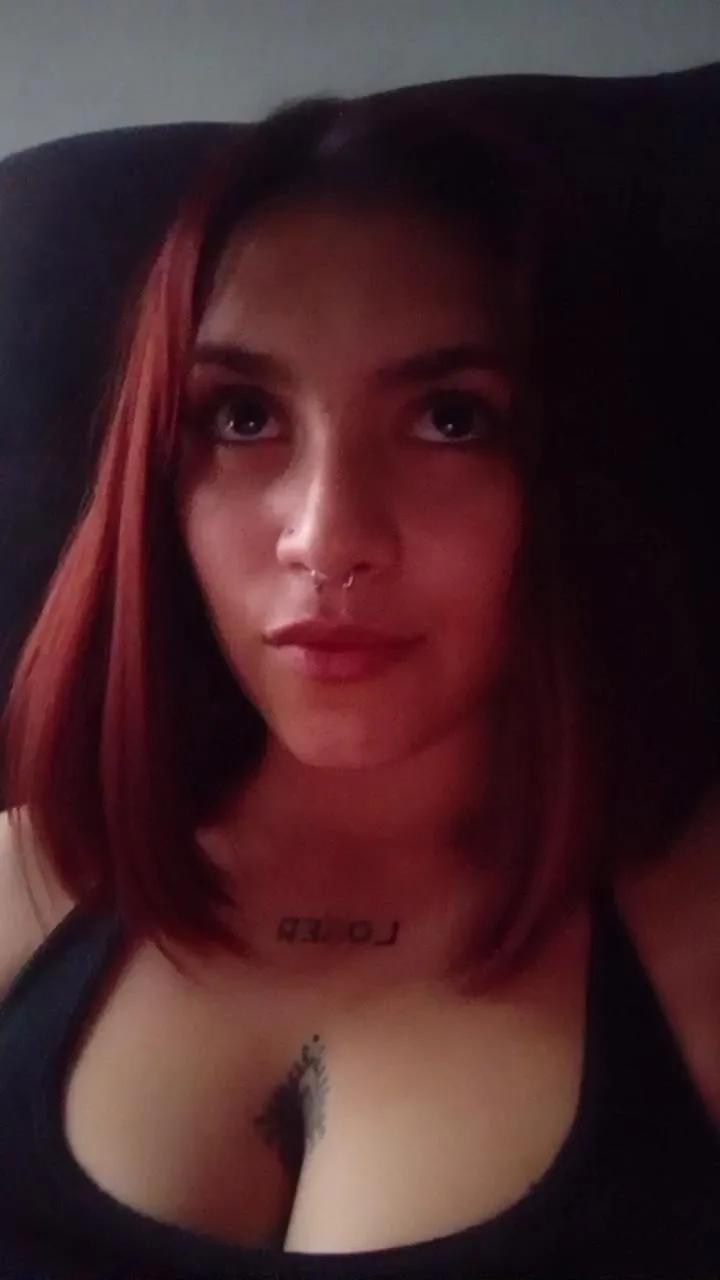 Offline Persefone66 on Cam4