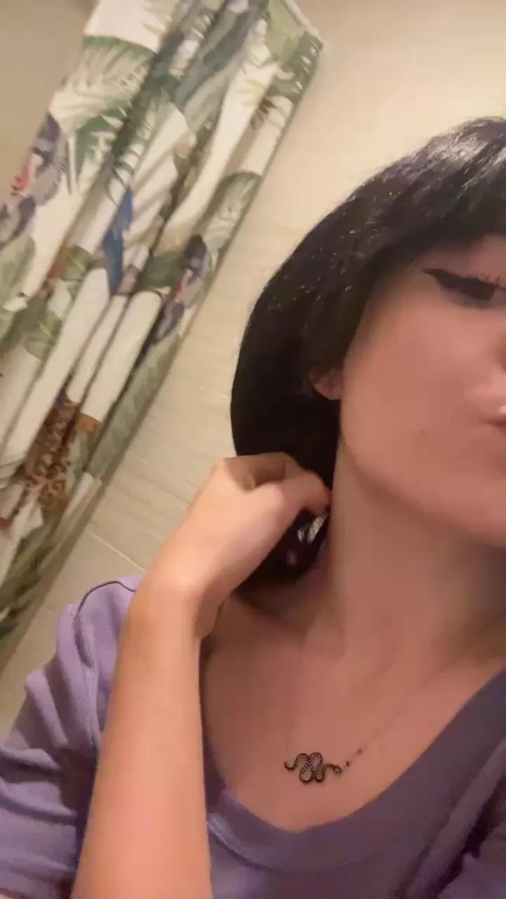 Petite_moi on Cam4 