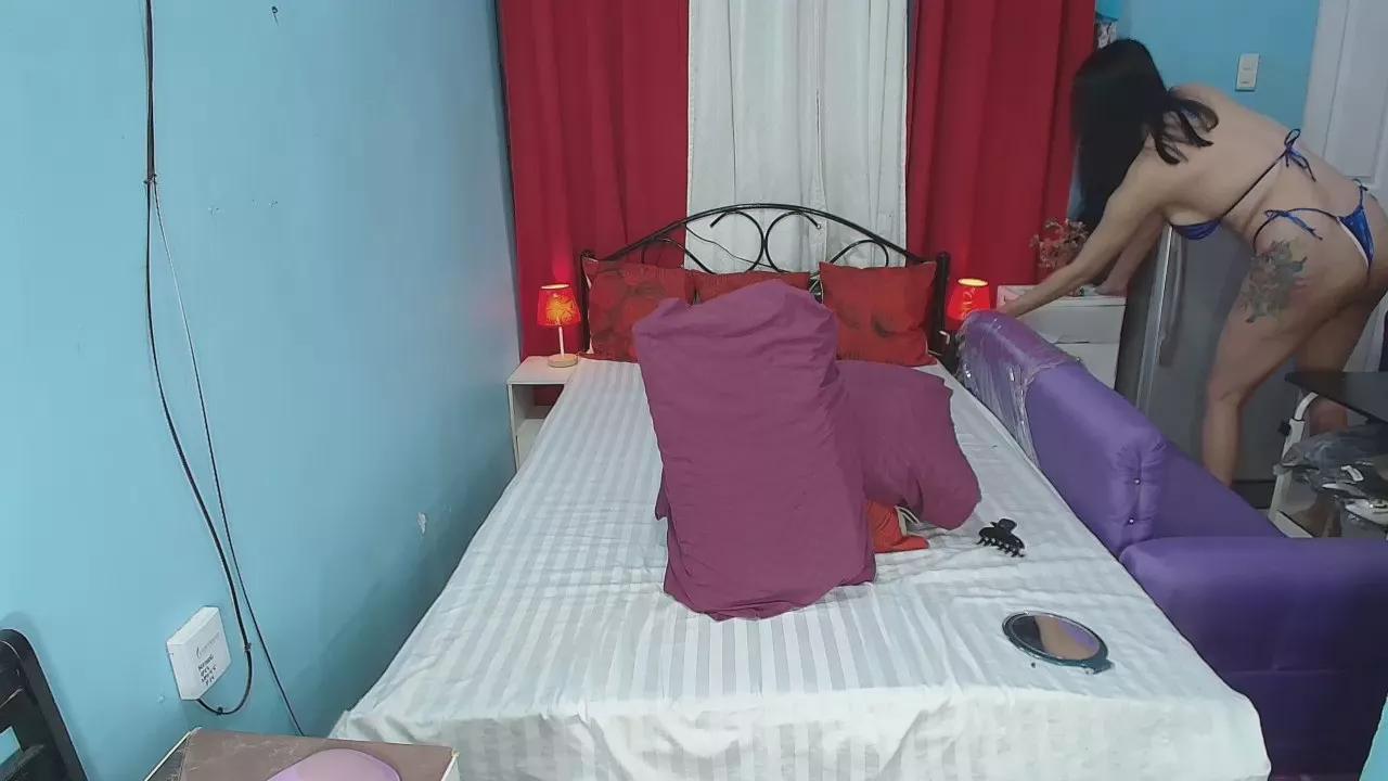 petitetsbigload on Cam4 