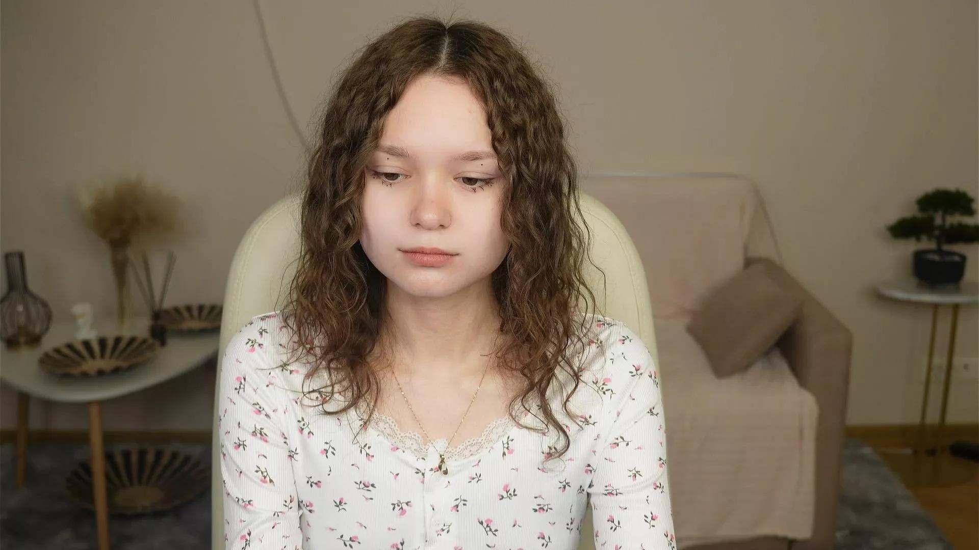 PollyFurr on Cam4 