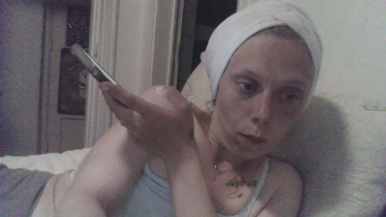 ptiteplume2608 on Cam4 