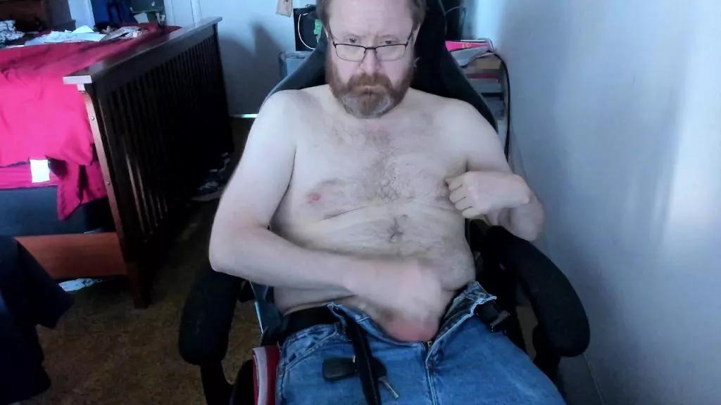 pumpmeup261 on Cam4 