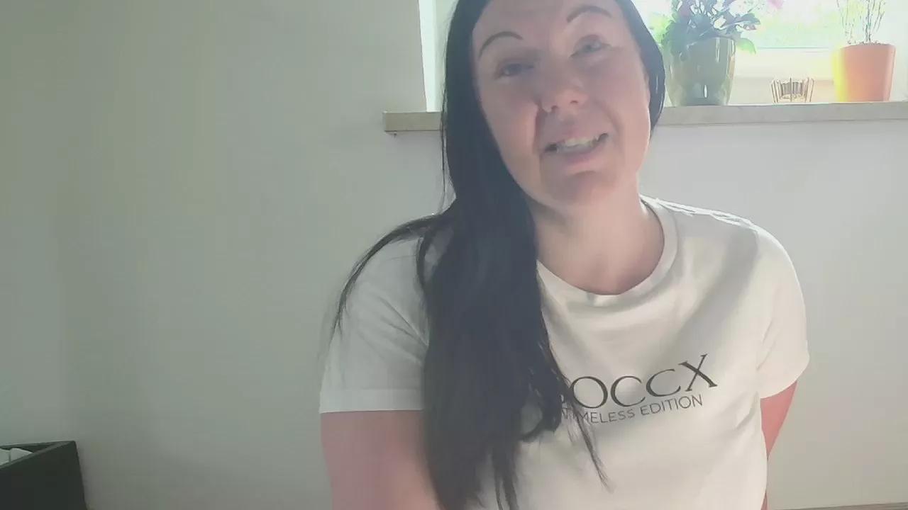 pussy6wetlips on Cam4 