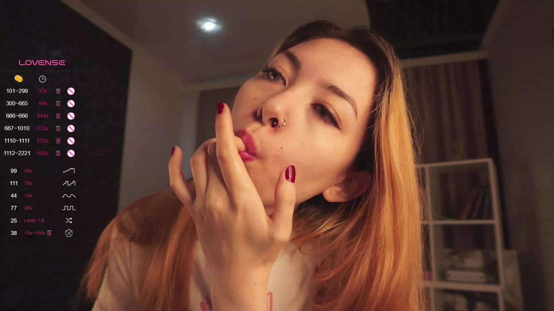 Pussy_Pikmi on Cam4 