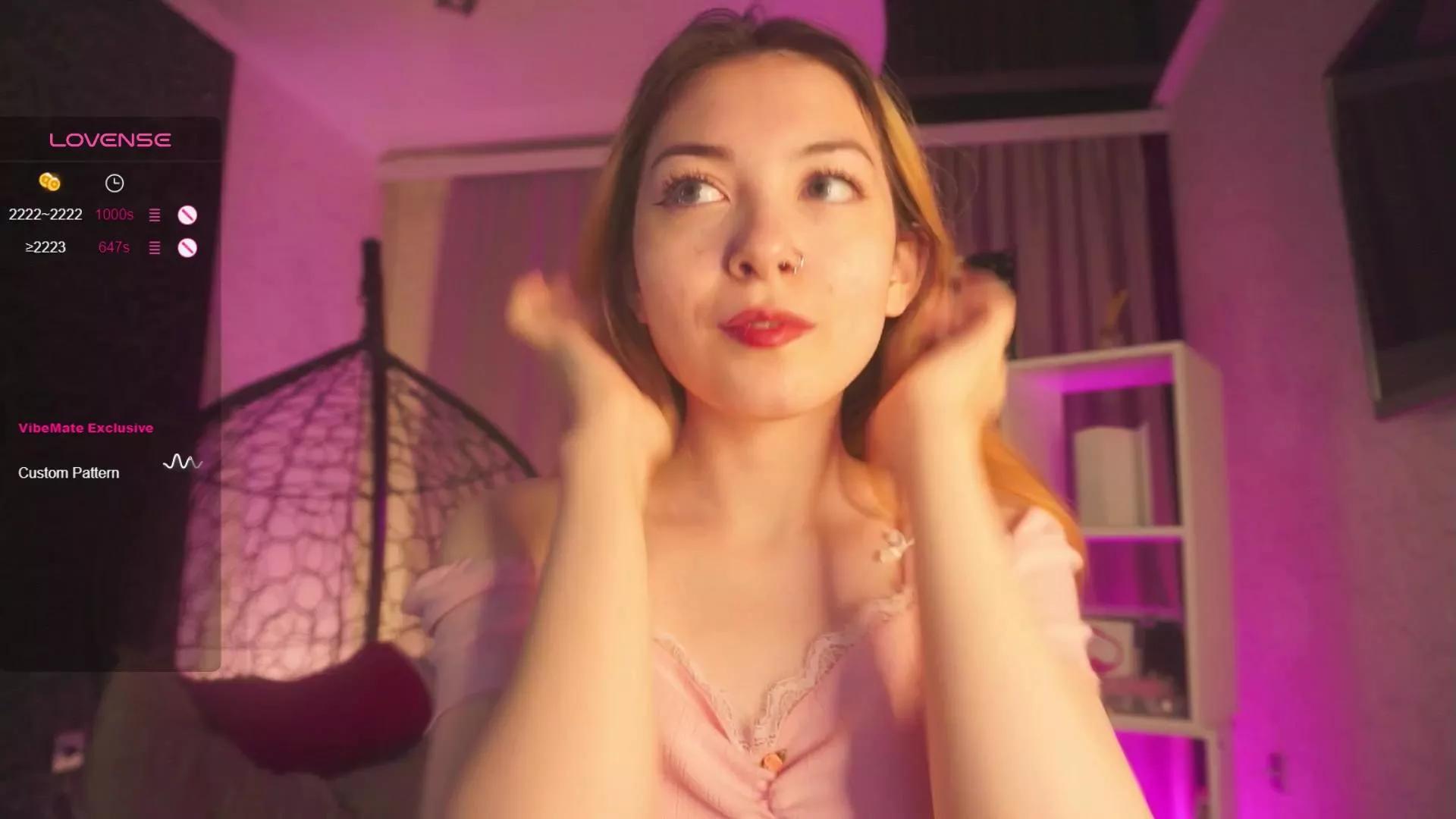 Pussy_Pikmi on Cam4 