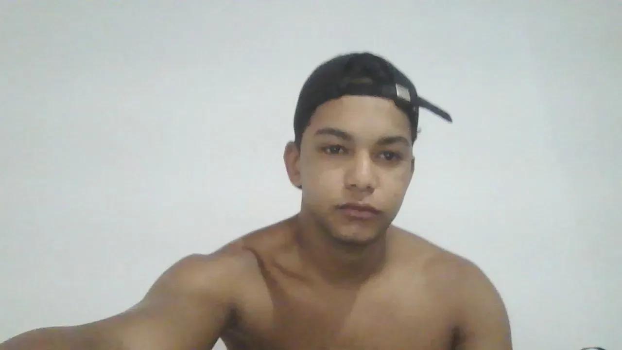 PUTO6x6 on Cam4