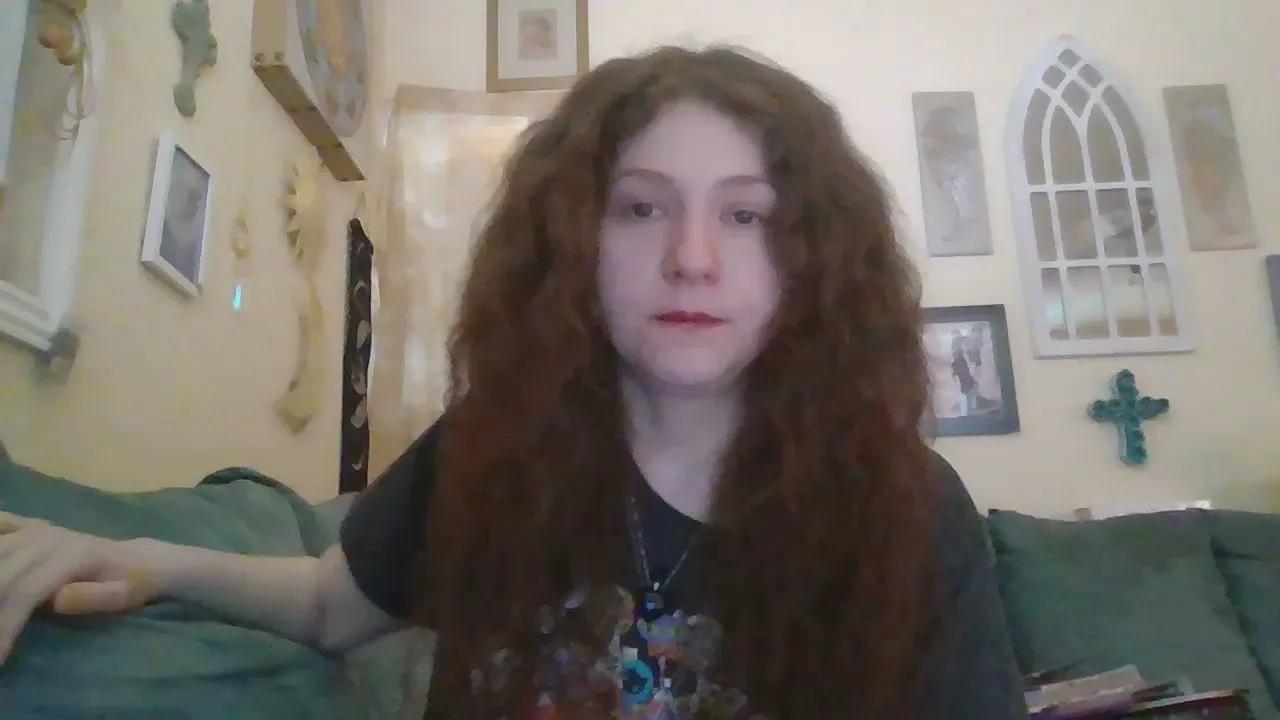QueenCrimson on Cam4