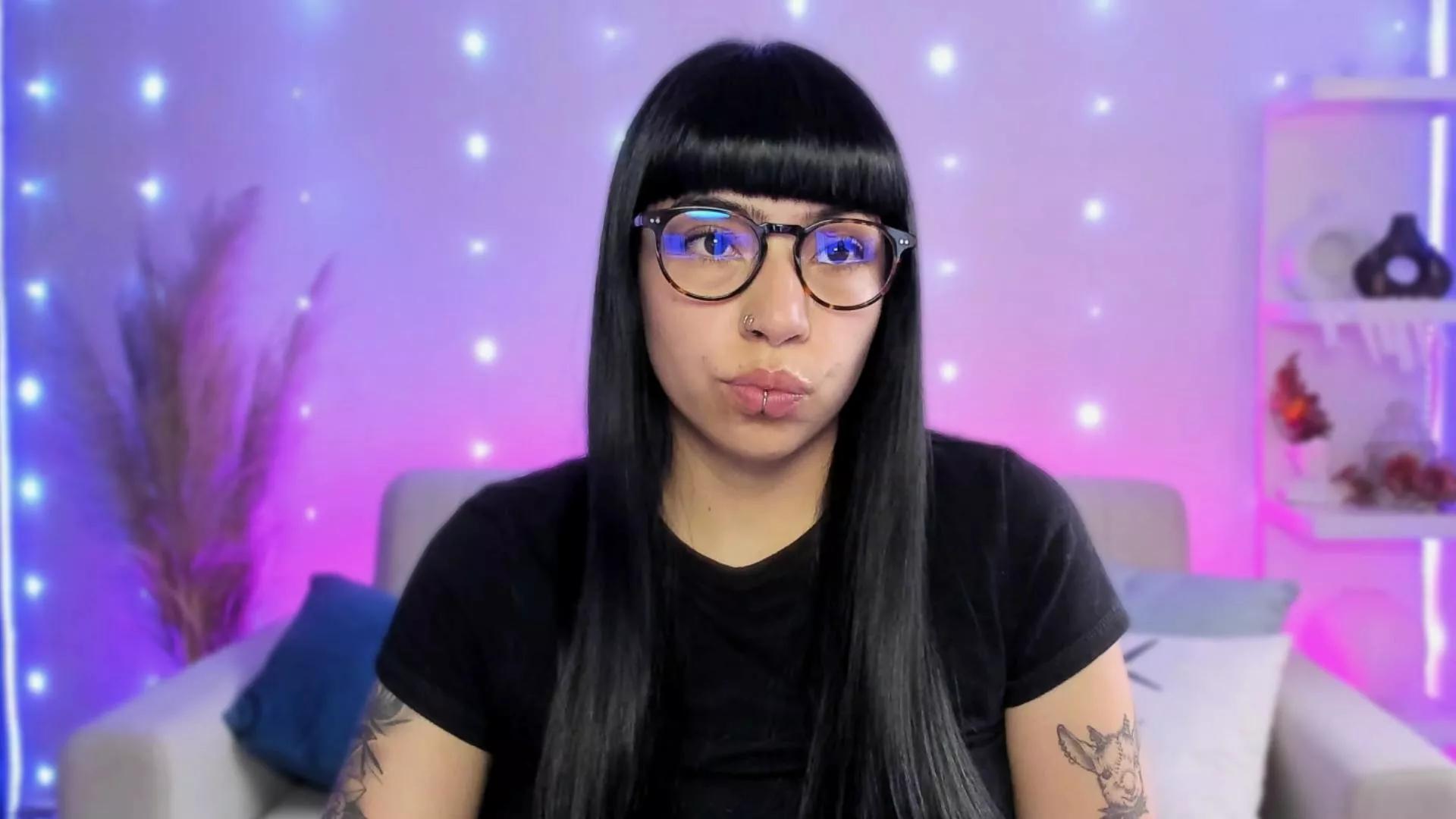 QueenDesiree on Cam4 
