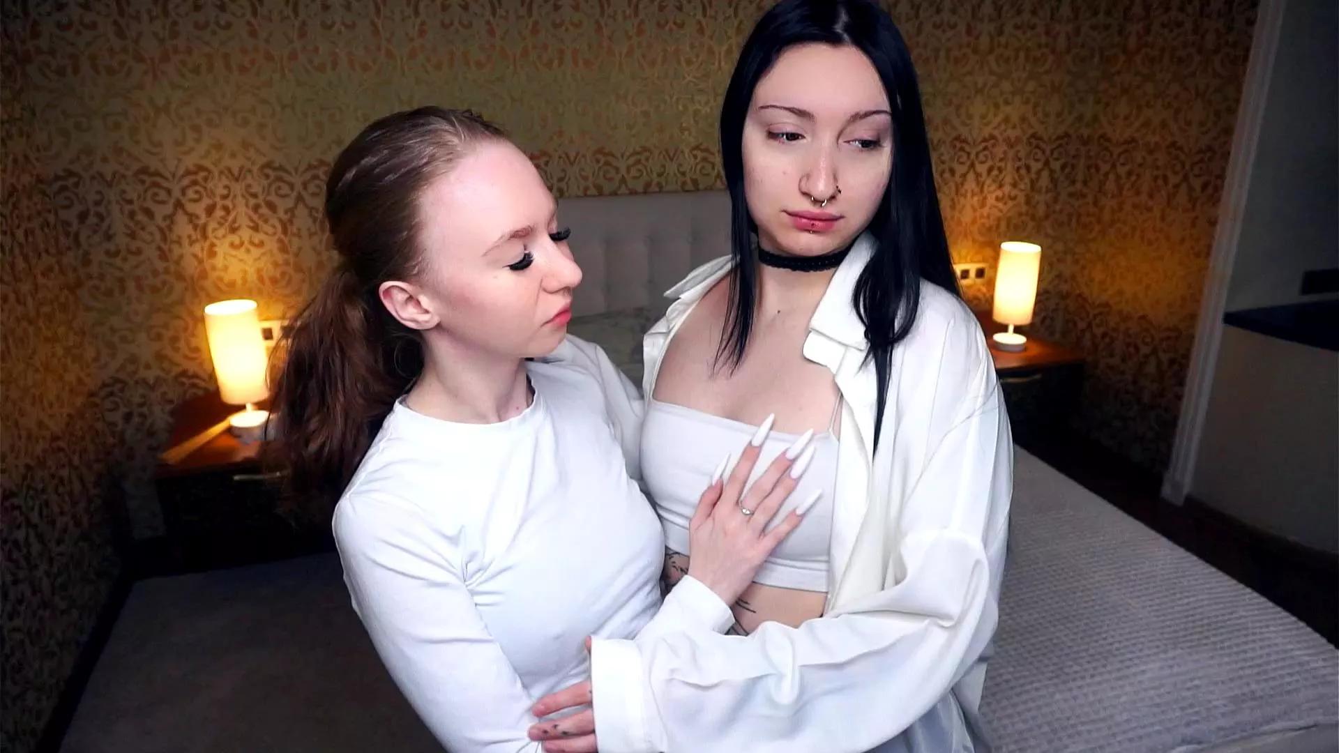 QueenieBeecham on Cam4 