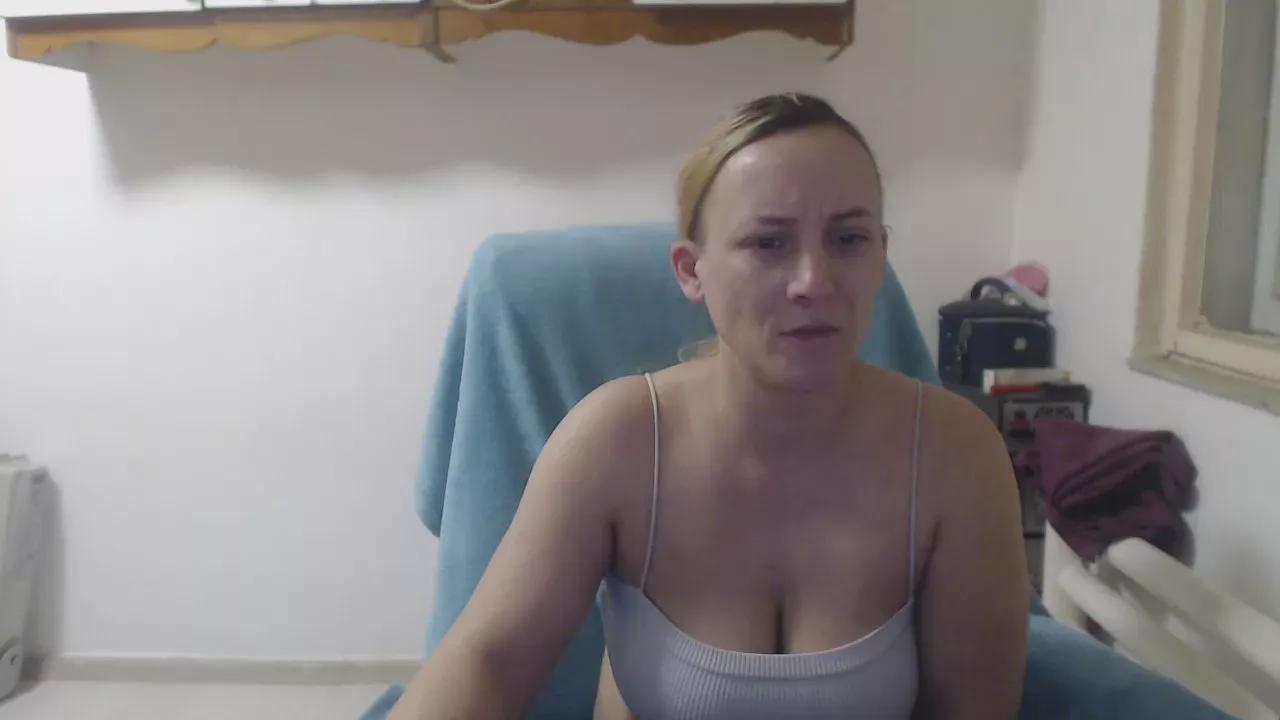 queensinner on Cam4 