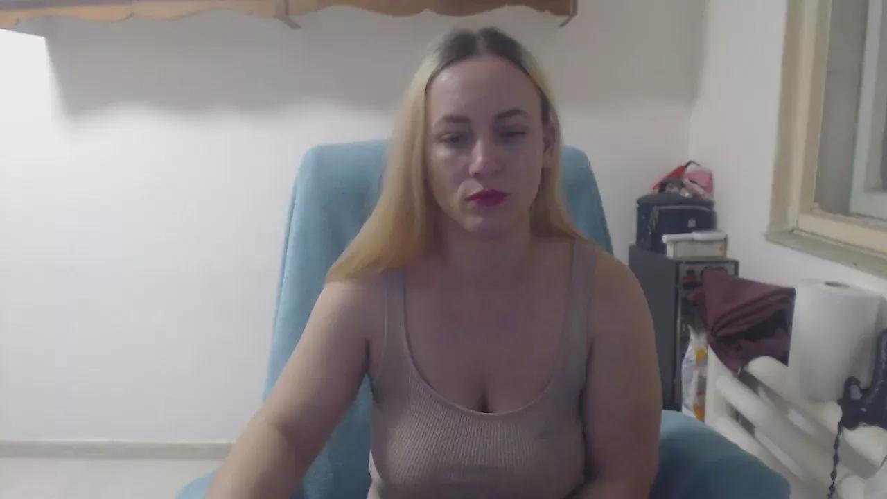 queensinner on Cam4 