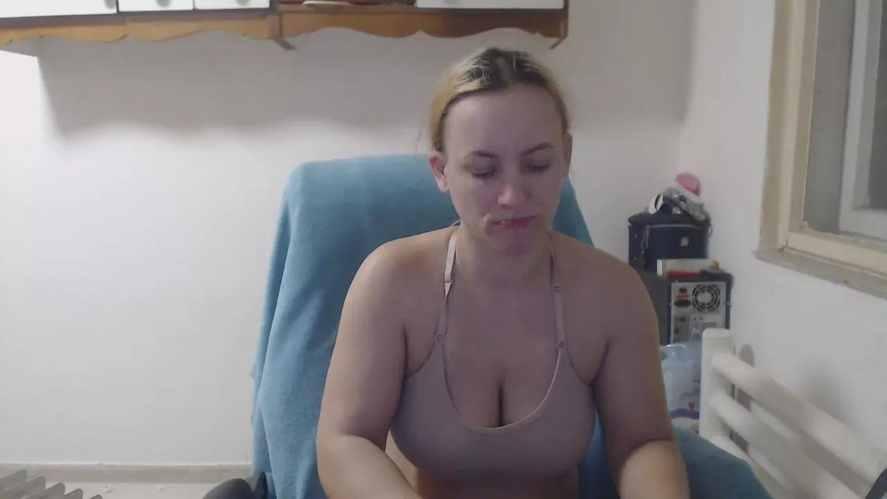queensinner on Cam4 