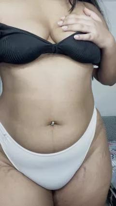 Ravvena42 on Cam4 